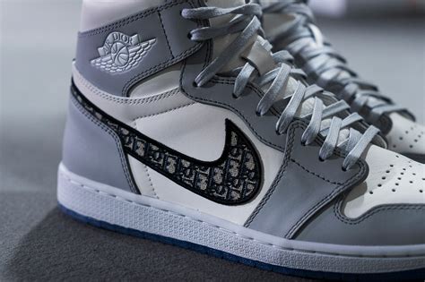 nike schuhe mit dior zeichen|Here’s How to Buy the Dior x Nike Jordan 1 OG High & Low: New .